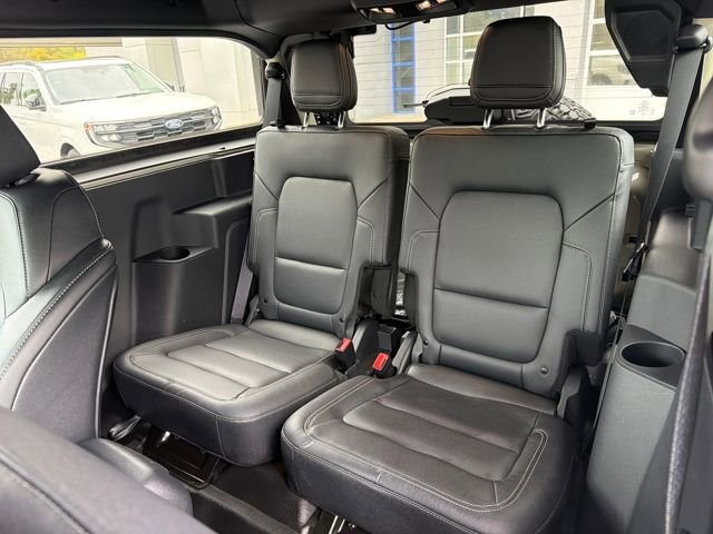 Used 2025 Ford Bronco Badlands image 28