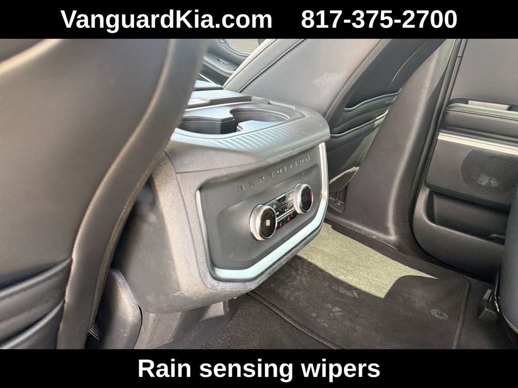 Used 2025 Ford Expedition Platinum AWD/4WD image 25