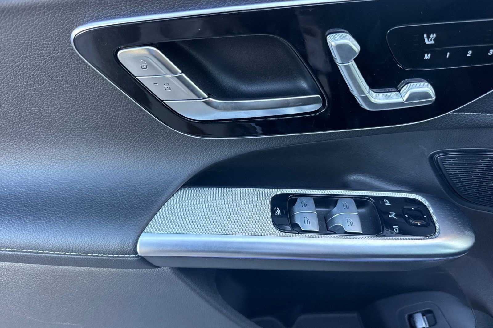 New 2027 Mercedes-Benz EQE 320 4MATIC SUV image 14