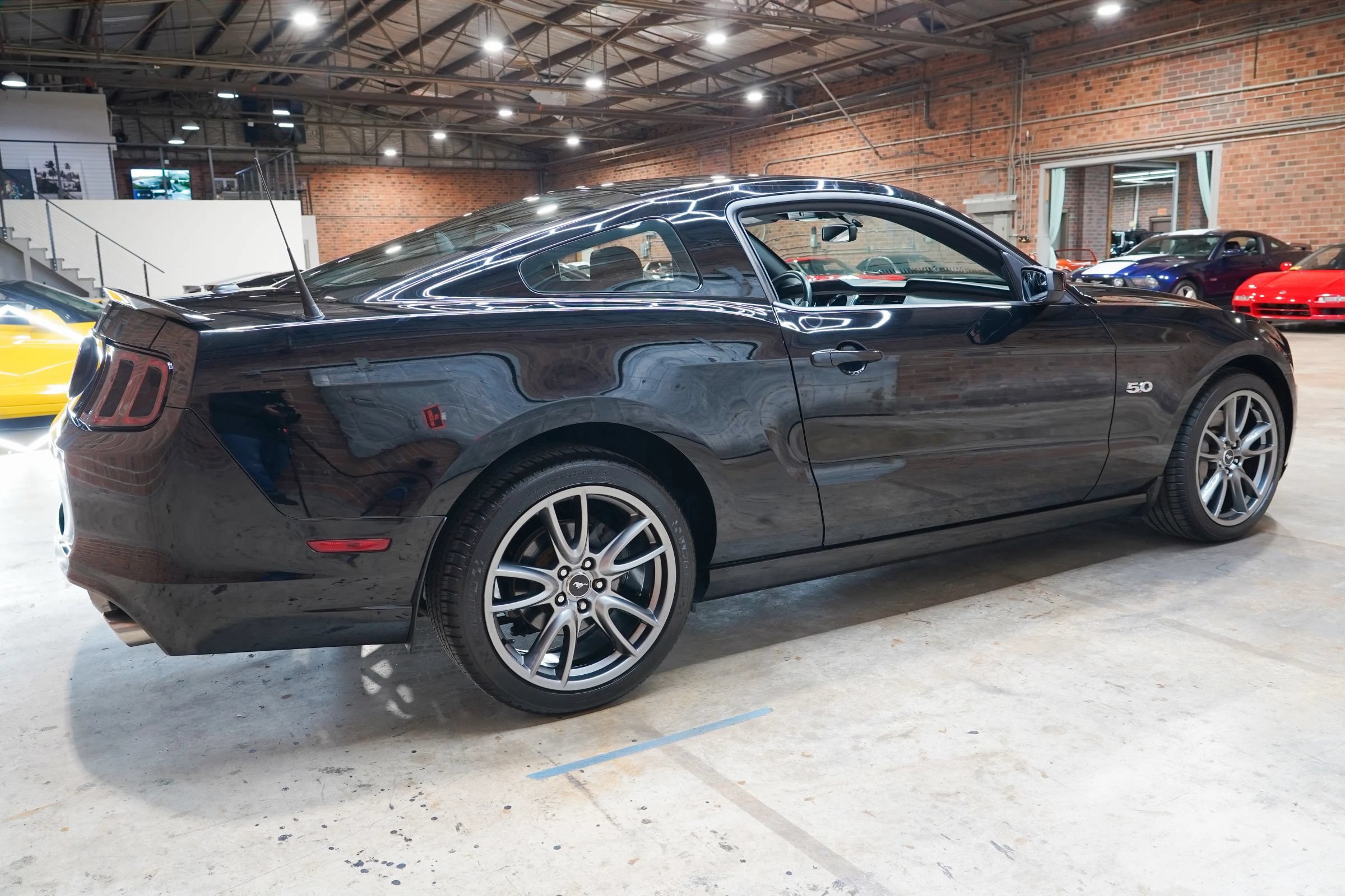 Used 2013 Ford Mustang GT Premium w/ Brembo Brake Pkg RWD image 14