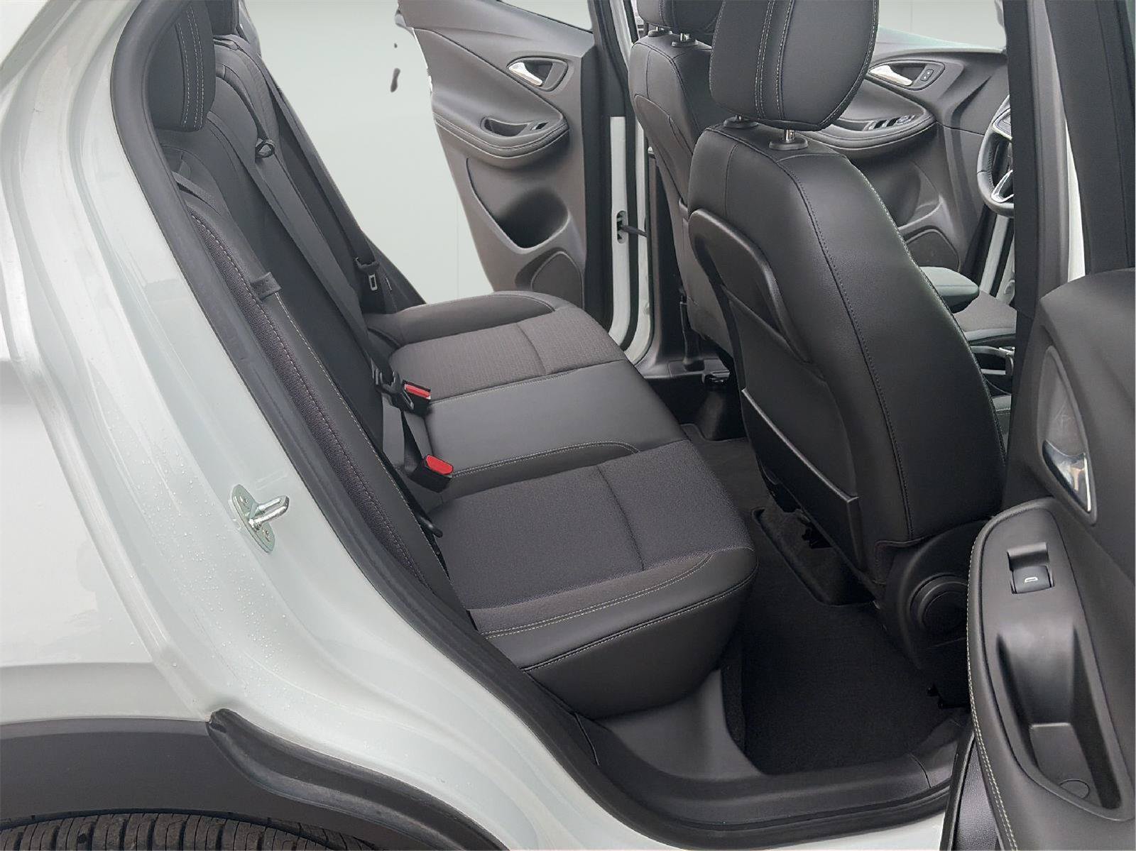 Certified 2024 Buick Encore GX Preferred w/ Comfort Package FWD image 16