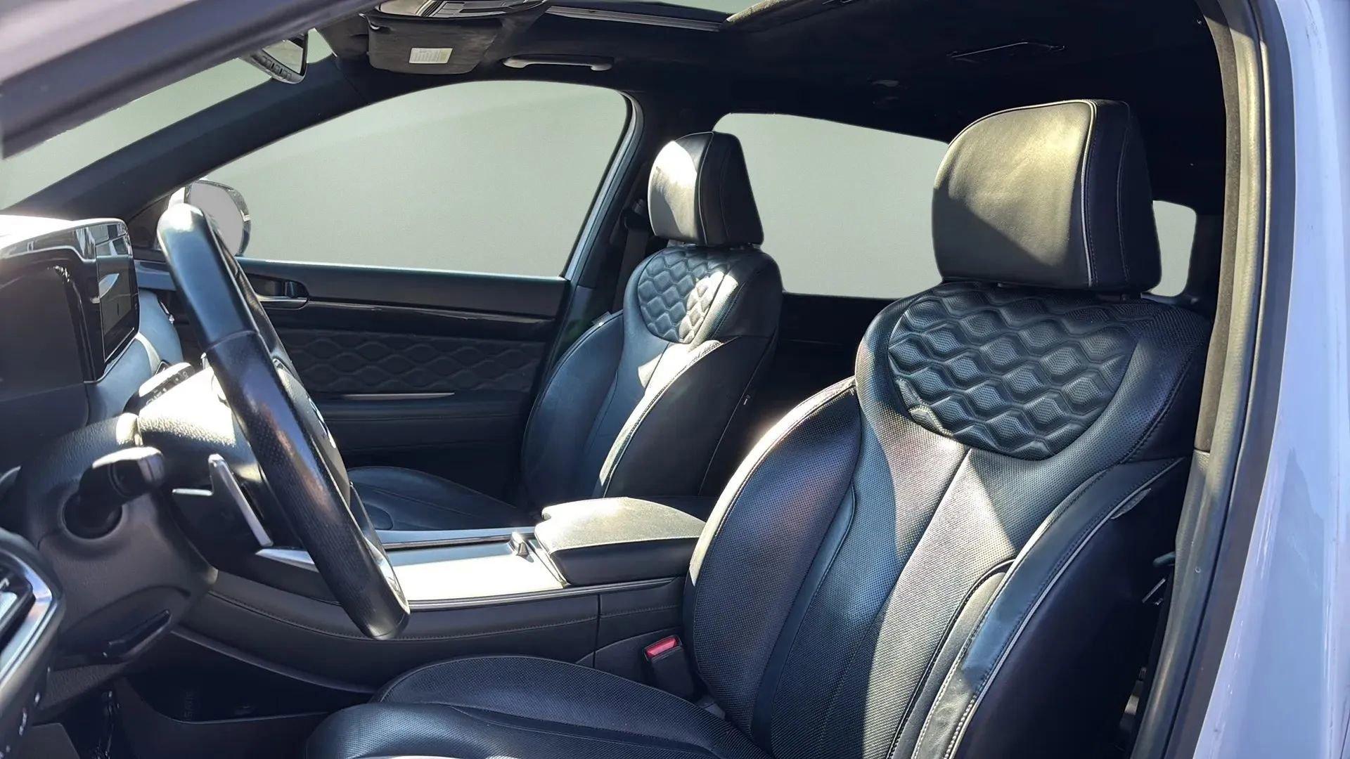 Used 2021 Hyundai Palisade Calligraphy image 23