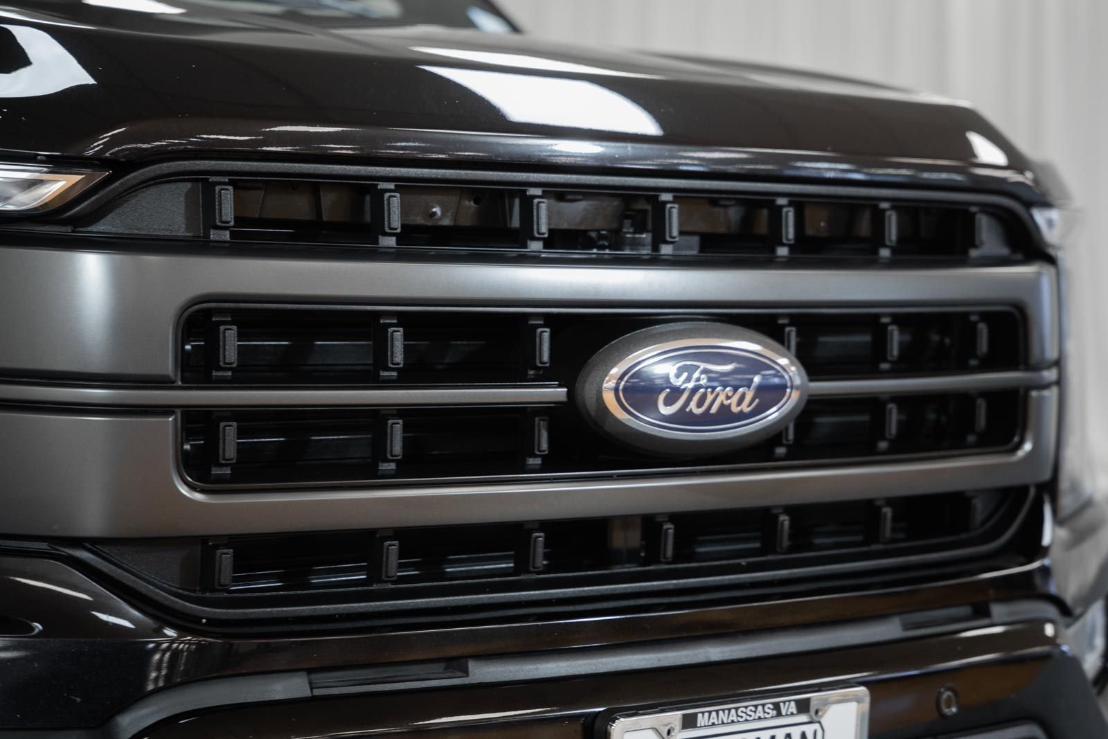 Certified 2023 Ford F150 Lariat w/ Equipment Group 502A High image 13