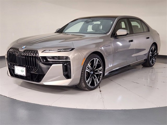 Used 2025 BMW 750e xDrive w/ Executive Package video 1
