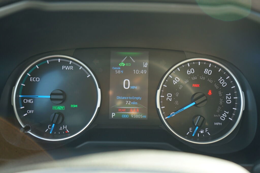 Used 2022 Toyota RAV4 XLE Premium image 22