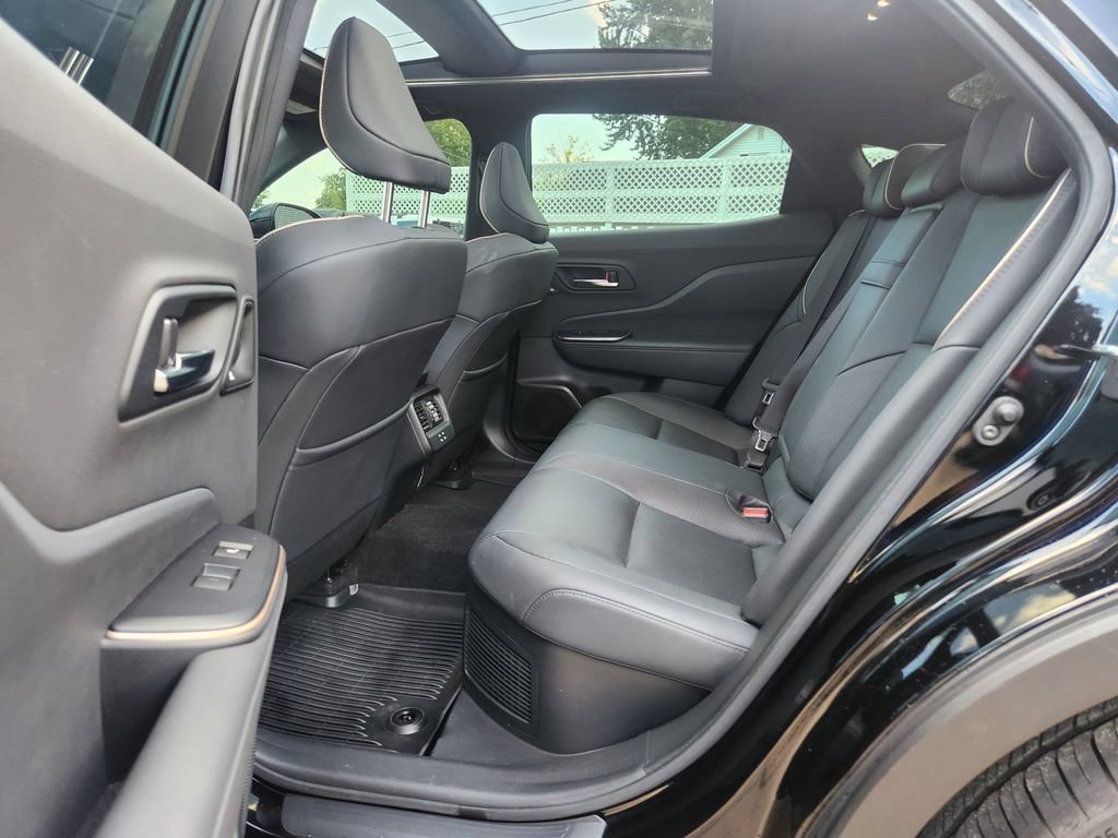 Used 2023 Toyota Crown Platinum AWD/4WD image 12