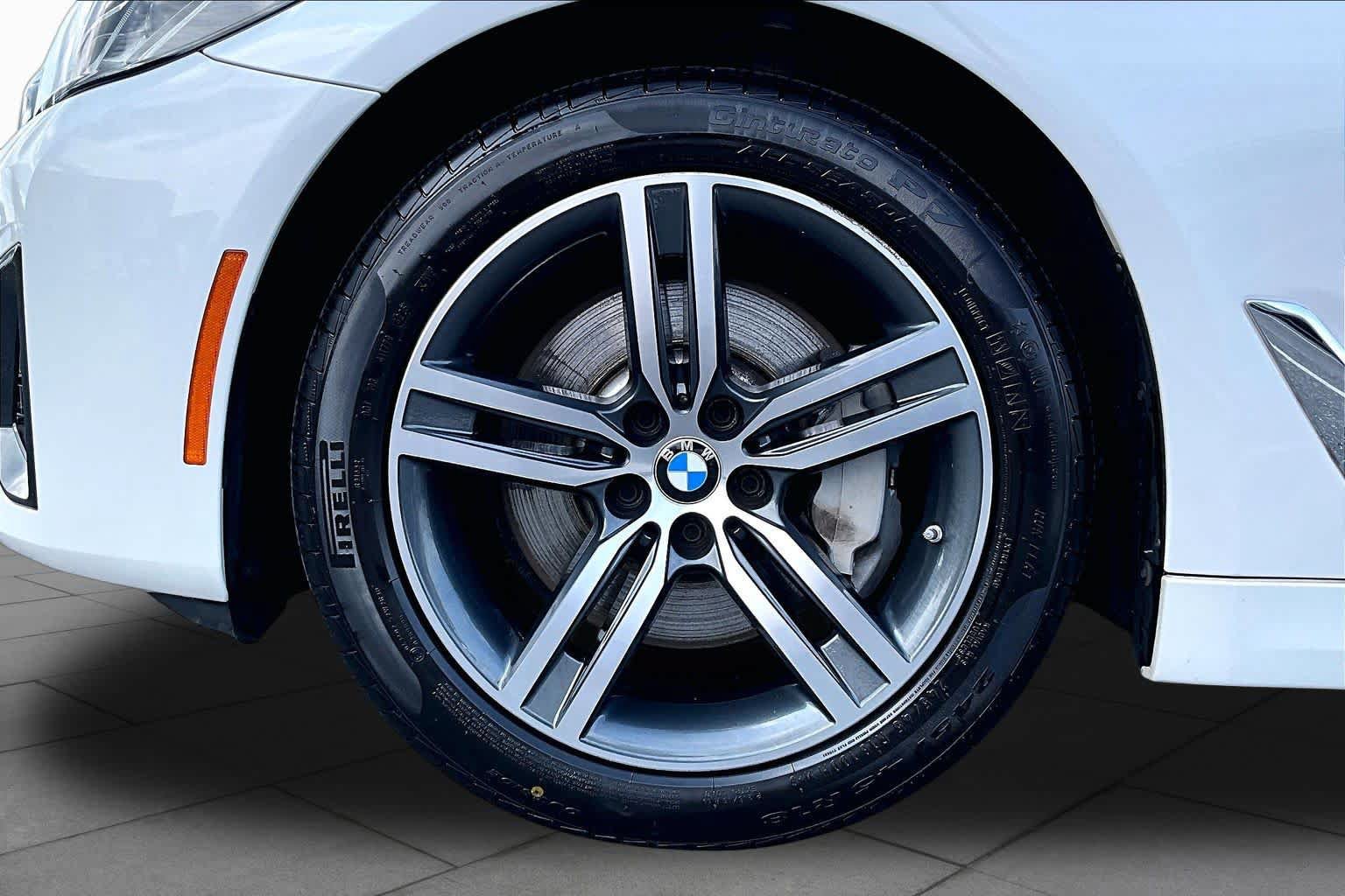 Used 2023 BMW 530i xDrive AWD/4WD image 11