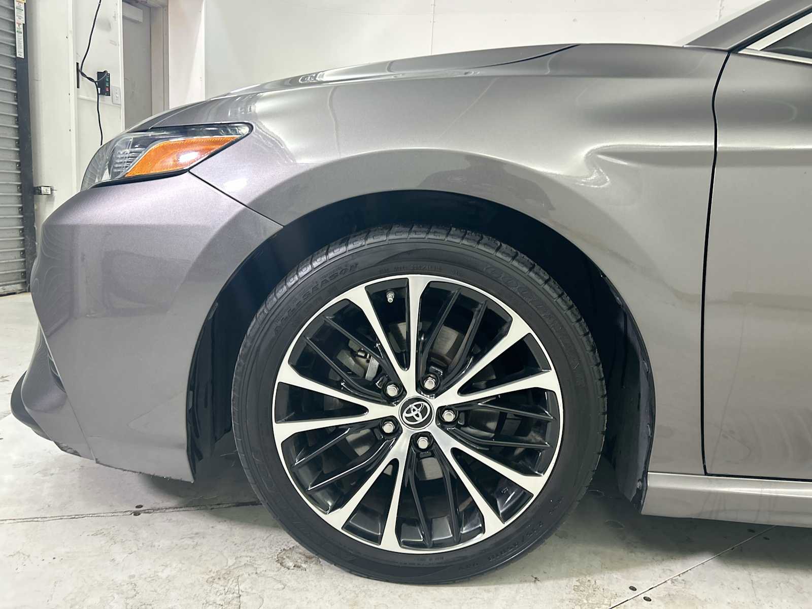 Used 2018 Toyota Camry SE image 18