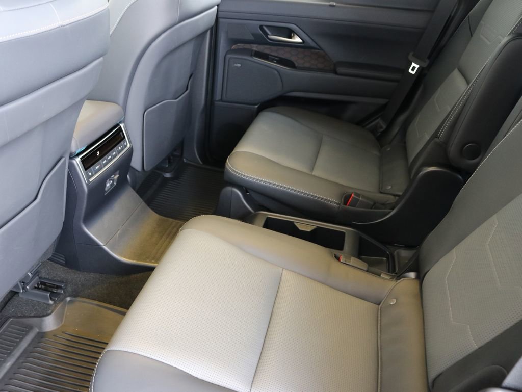 Used 2024 Lexus GX 550 w/ Accessory Package (Z1) image 27