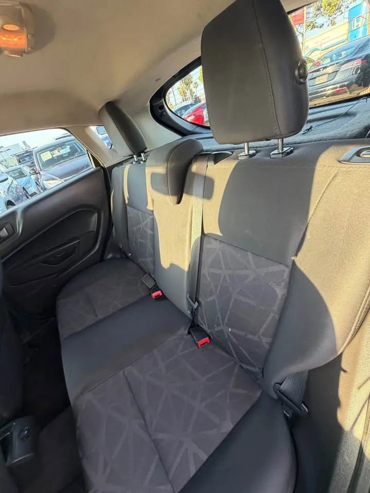 Used 2012 Ford Fiesta SES image 8