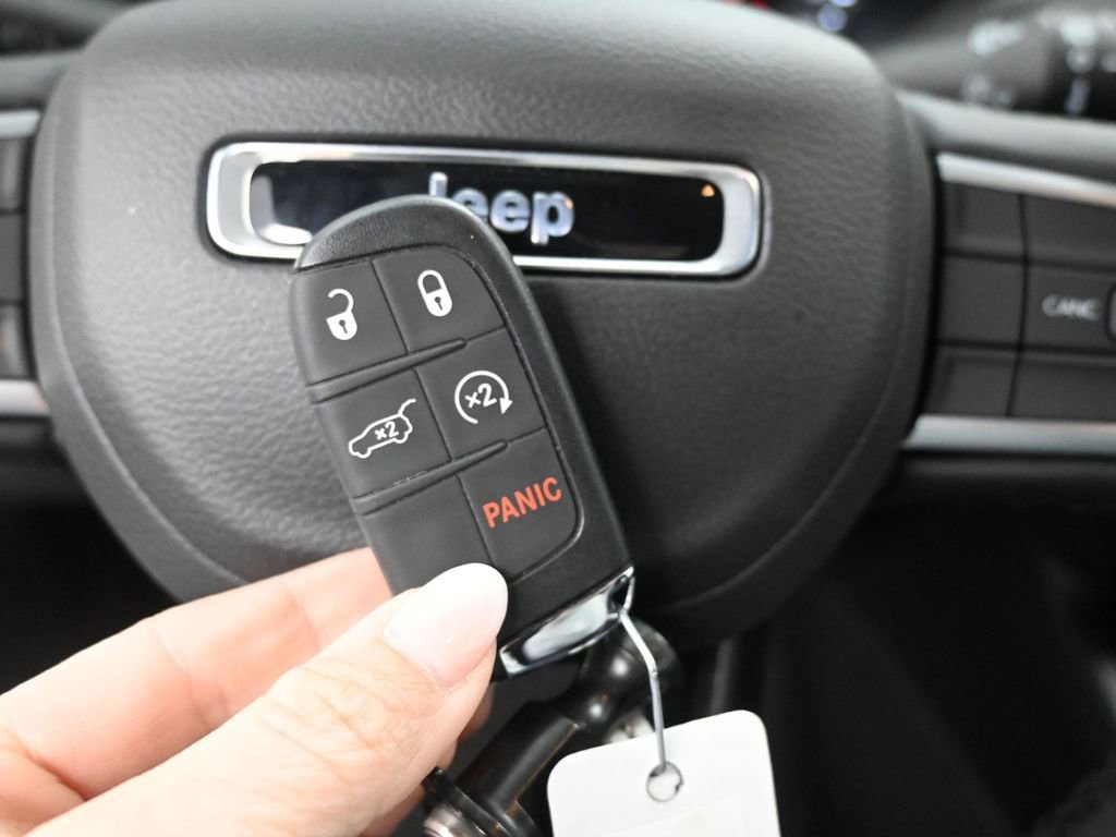 New 2026 Jeep Compass Latitude image 26