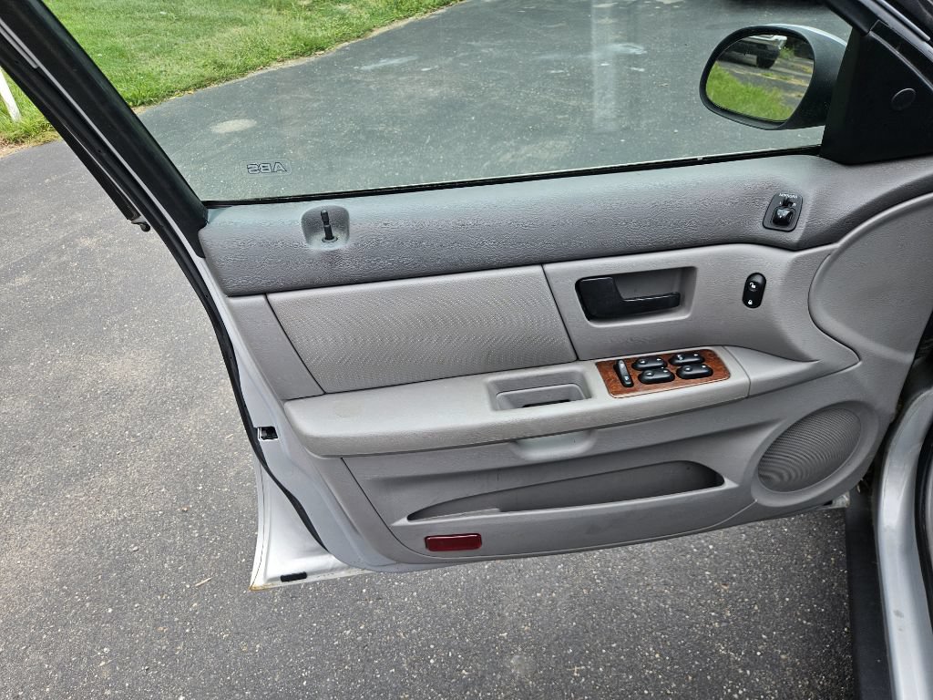 Used 2005 Mercury Sable LS FWD image 12
