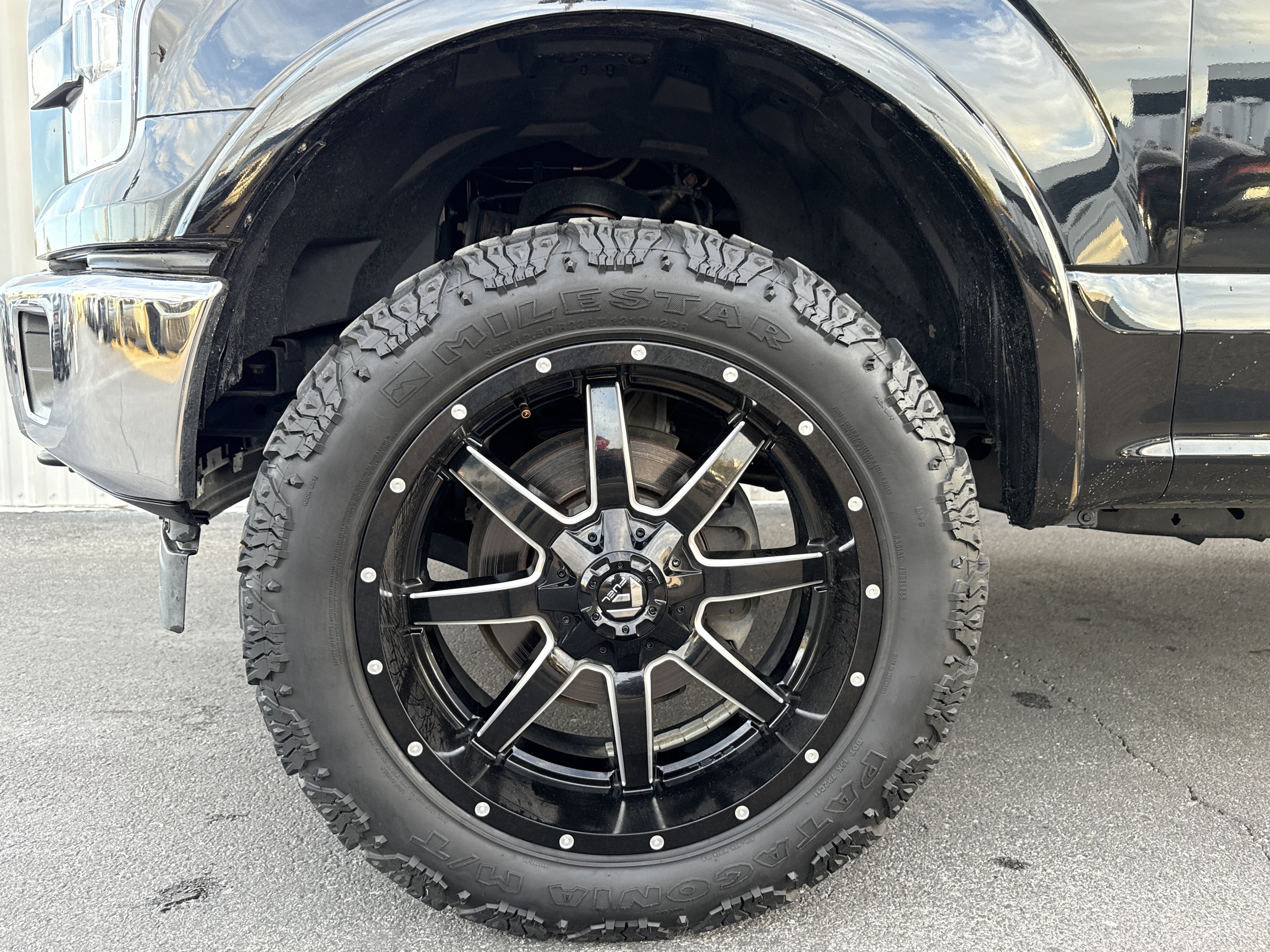 Used 2017 Ford F150 Lariat image 2