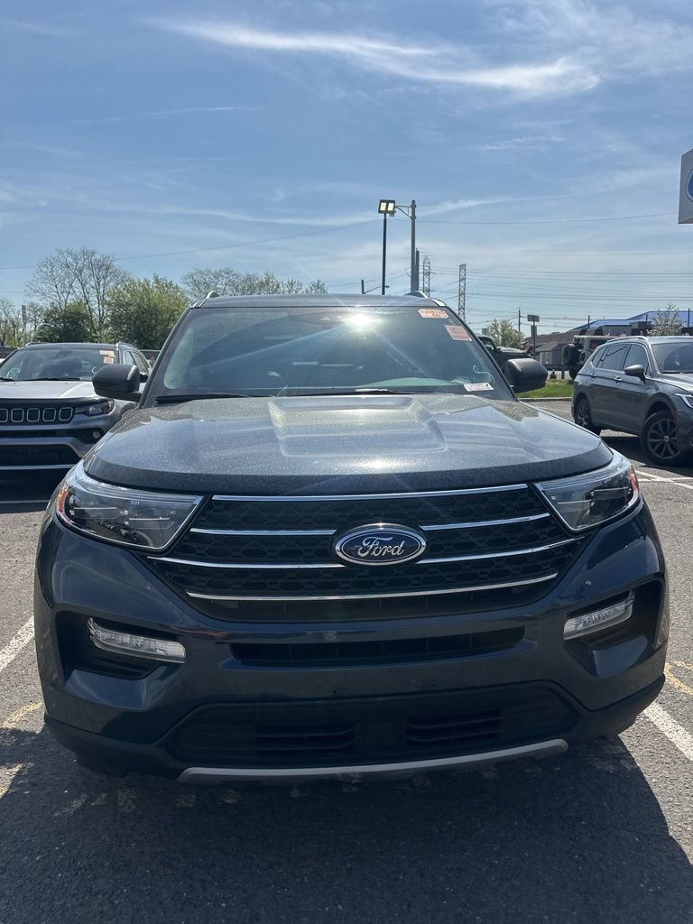 Used 2023 Ford Explorer XLT w/ Equipment Group 202A image 7