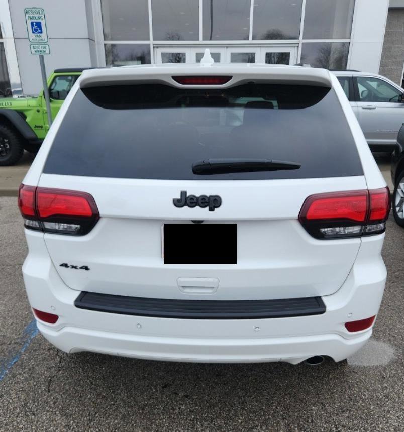 Used 2022 Jeep Grand Cherokee Laredo X image 3