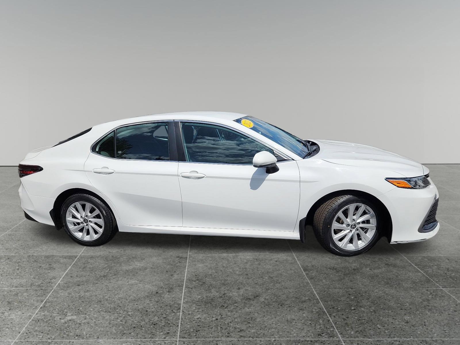 Certified 2022 Toyota Camry LE FWD image 6