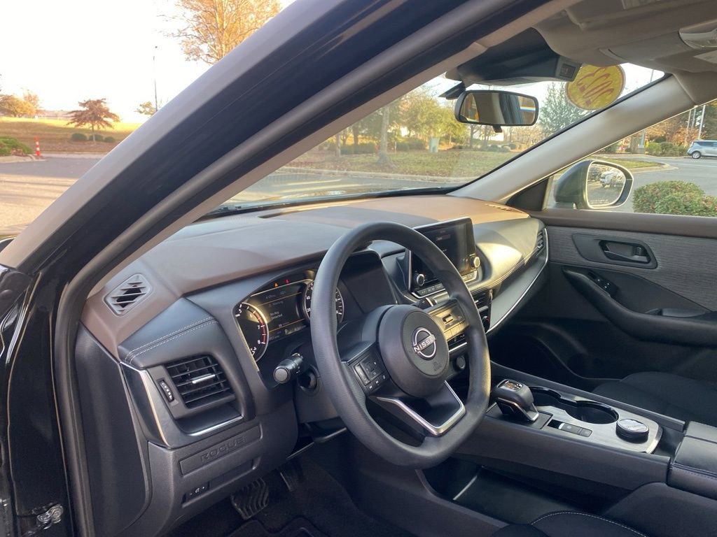 Used 2023 Nissan Rogue S image 13