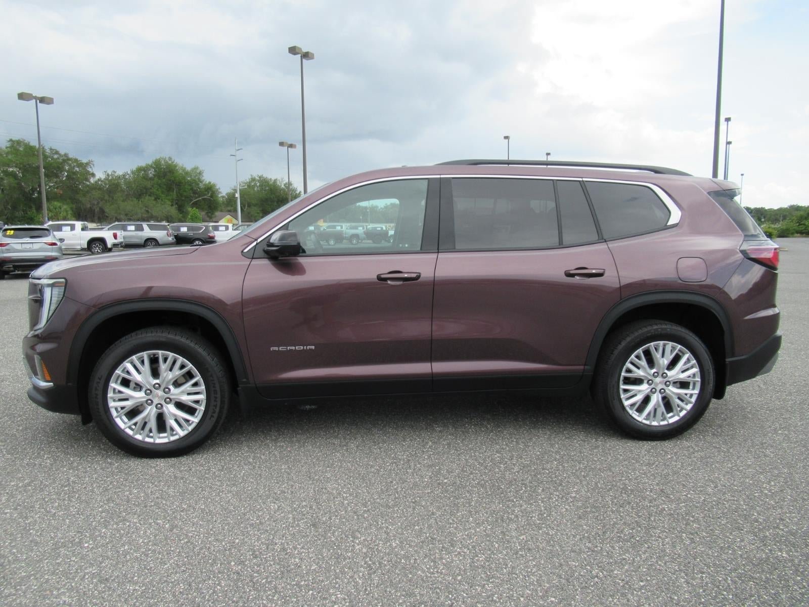 Used 2024 GMC Acadia Elevation w/ Luxury Package FWD image 4