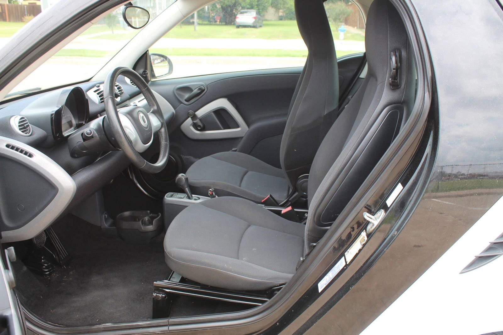 Used 2013 smart fortwo pure RWD image 11