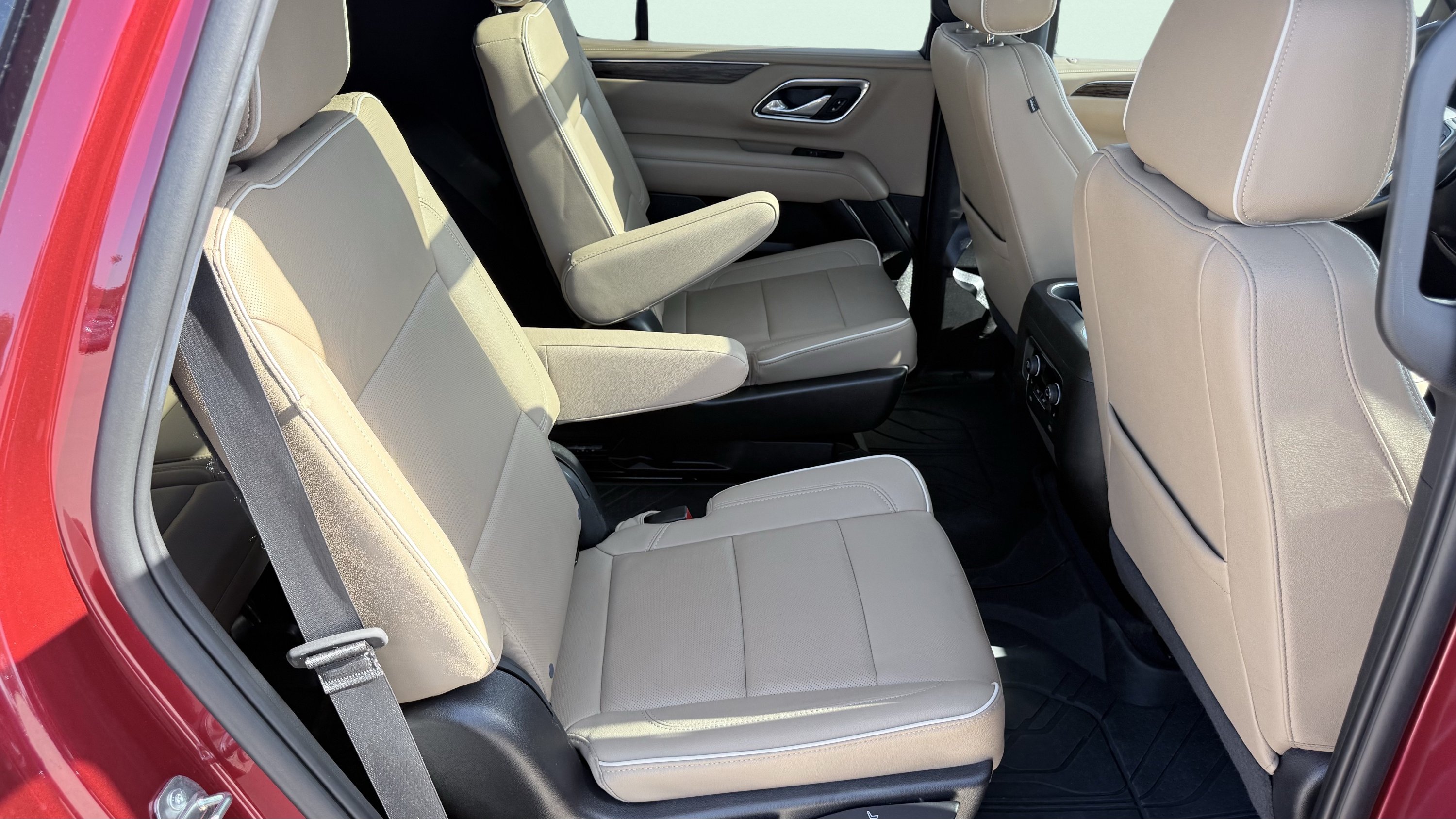 Used 2023 Chevrolet Tahoe Premier w/ Premium Package RWD image 41