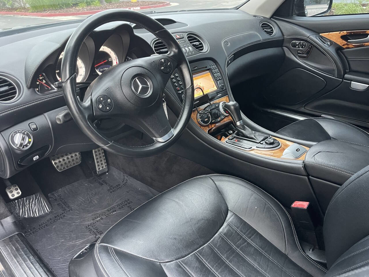 Used 2011 Mercedes-Benz SL 550 image 41