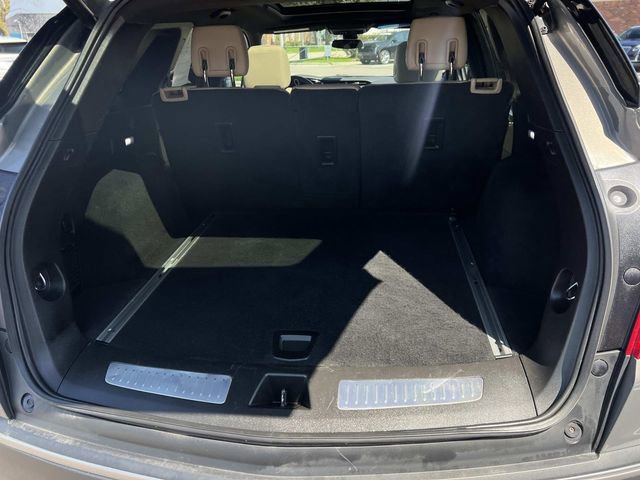 Used 2017 Cadillac XT5 Luxury w/ Driver Awareness Package AWD/4WD image 10