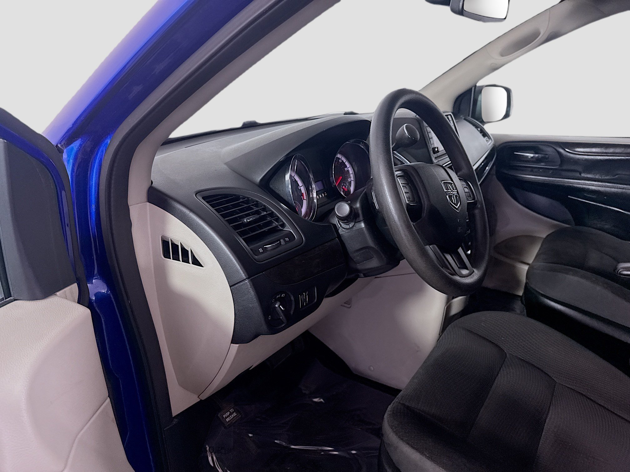 Used 2019 Dodge Grand Caravan SE FWD image 22