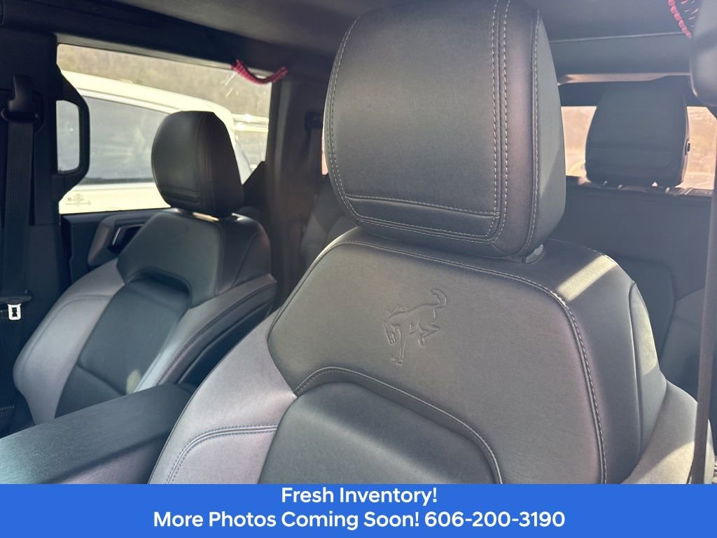 Used 2021 Ford Bronco Black Diamond image 11
