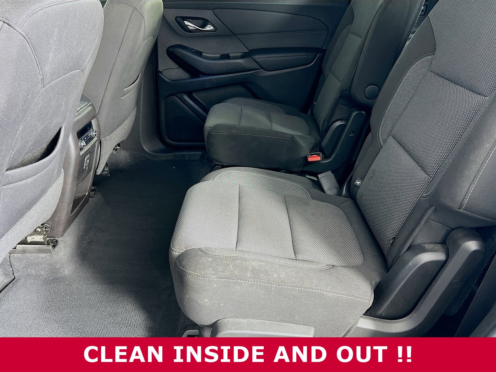 Used 2022 Chevrolet Traverse LT image 5