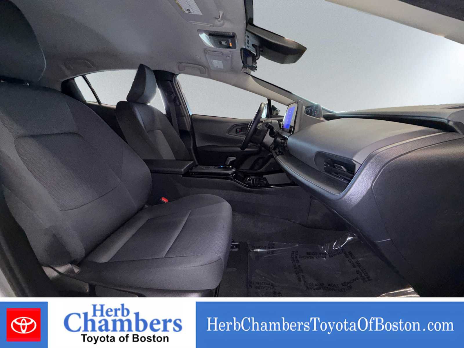 Used 2023 Toyota Prius LE AWD/4WD image 6