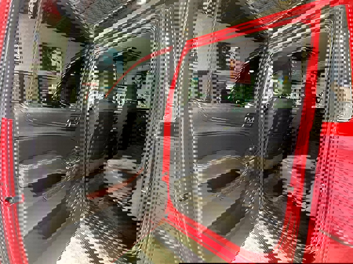 Used 2015 GMC Yukon XL SLE w/ Convenience Package image 37