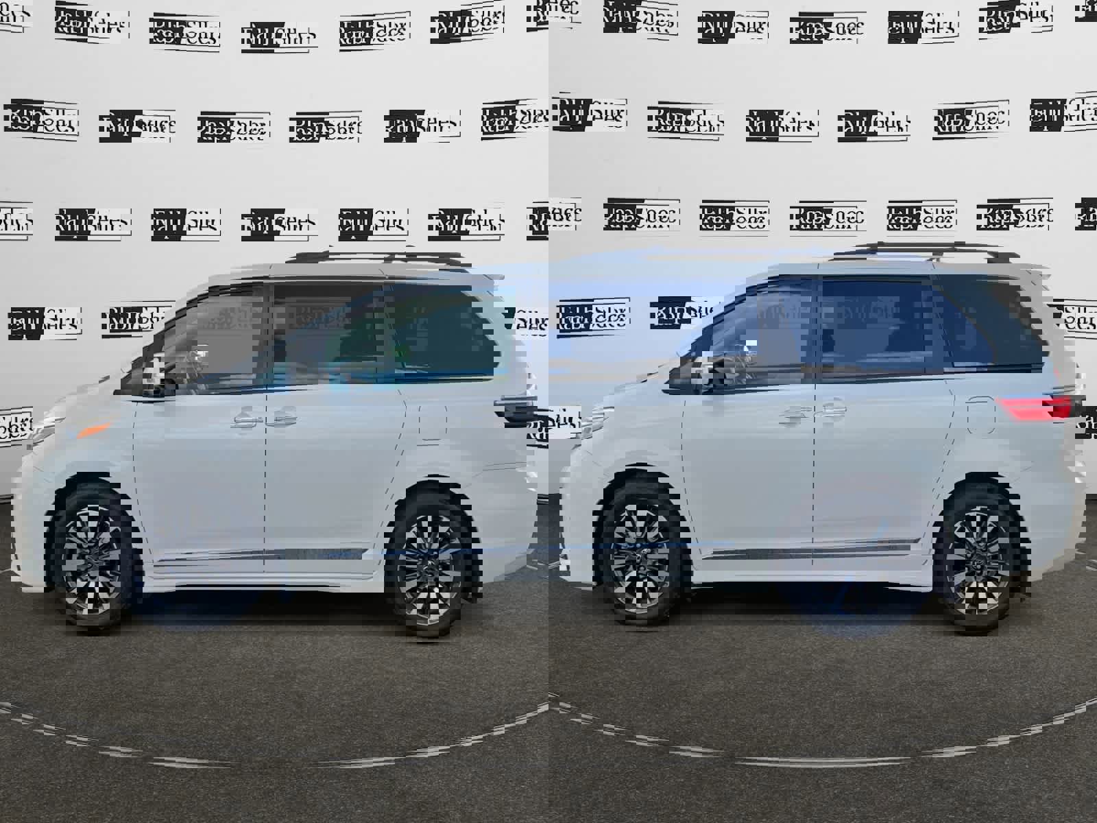 Used 2018 Toyota Sienna Limited Premium image 3