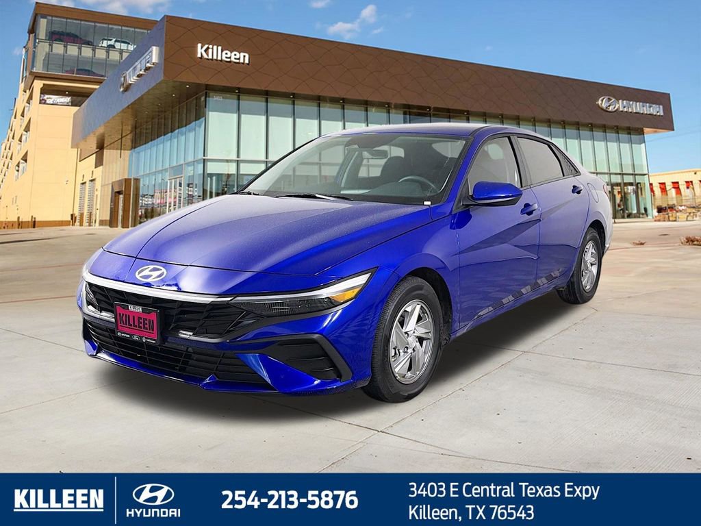 Used 2025 Hyundai Elantra SE FWD image 3