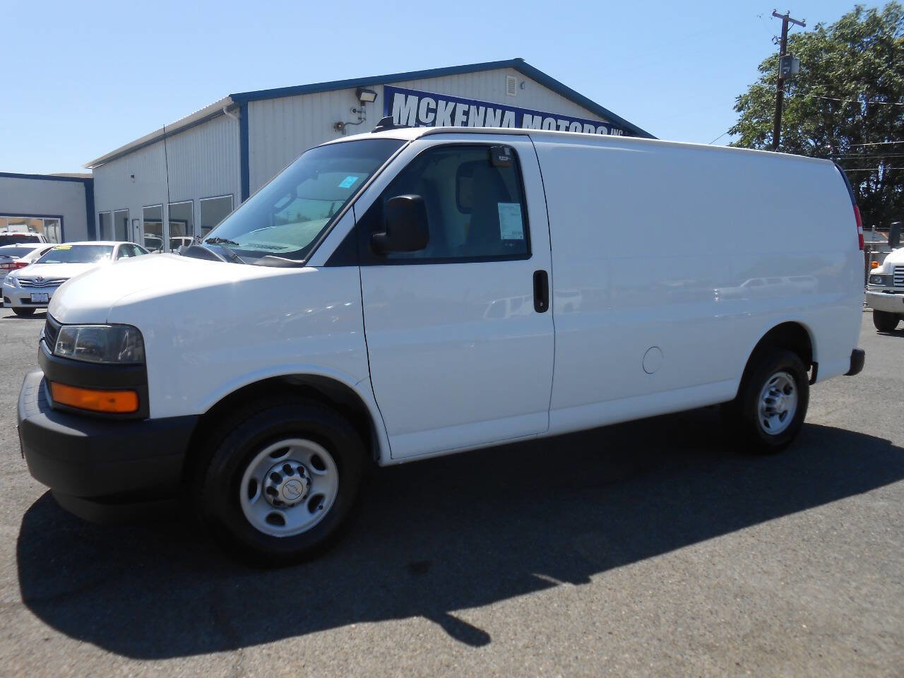 Used 2018 Chevrolet Express 2500 image 5