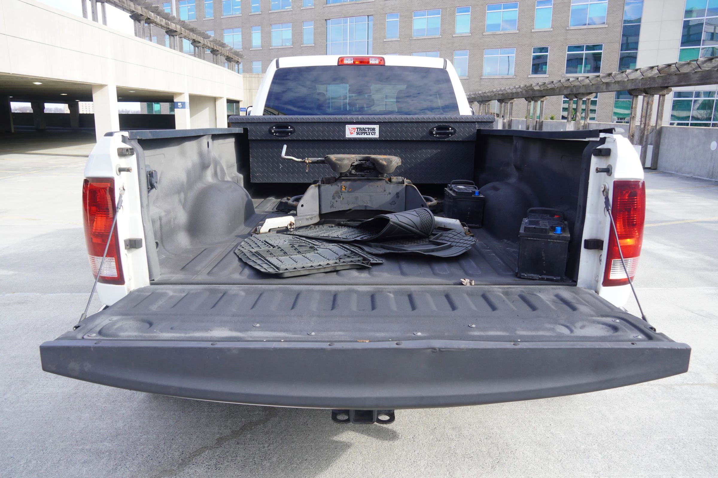 Used 2018 RAM 3500 Tradesman w/ Chrome Appearance Group image 27