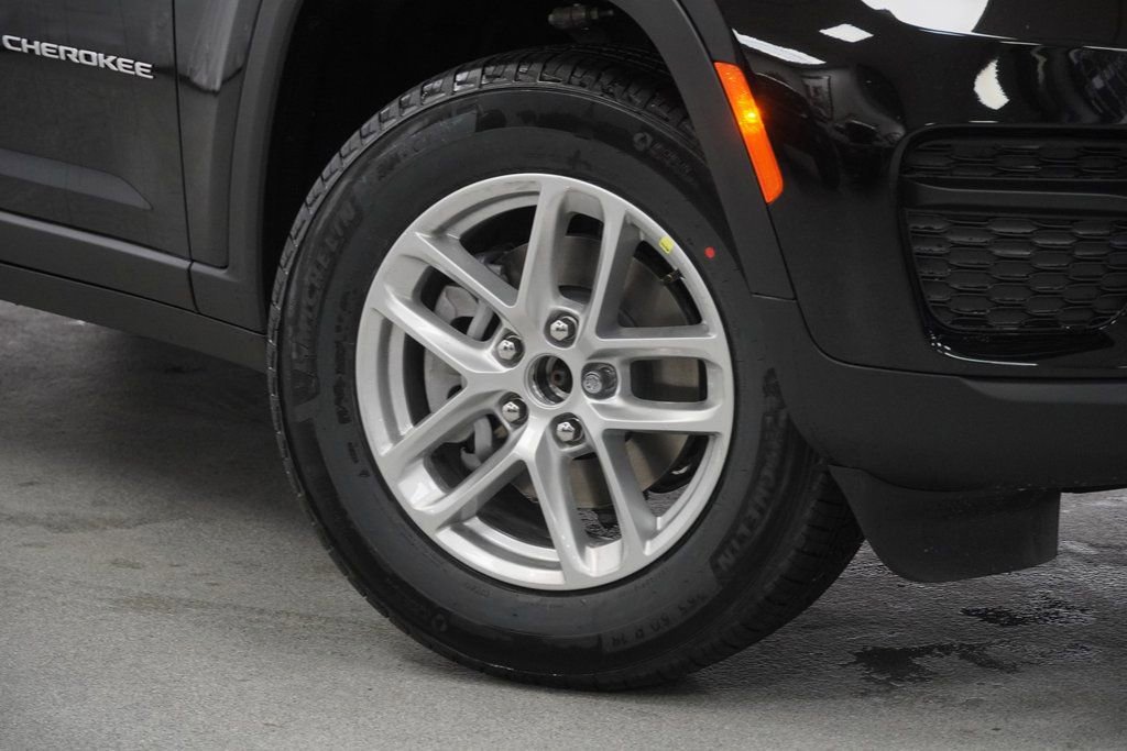 New 2026 Jeep Grand Cherokee Laredo X AWD/4WD image 4
