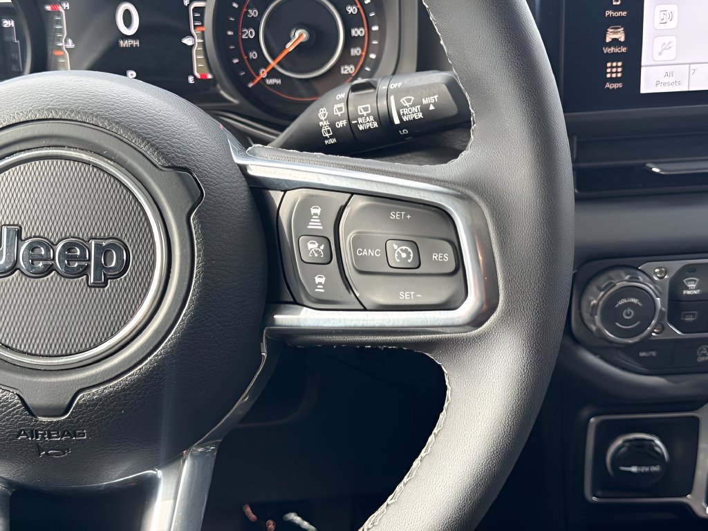 Used 2026 Jeep Wrangler Unlimited Sahara AWD/4WD image 14