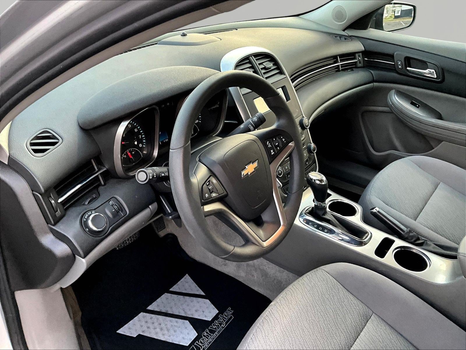 Used 2014 Chevrolet Malibu LS FWD image 14