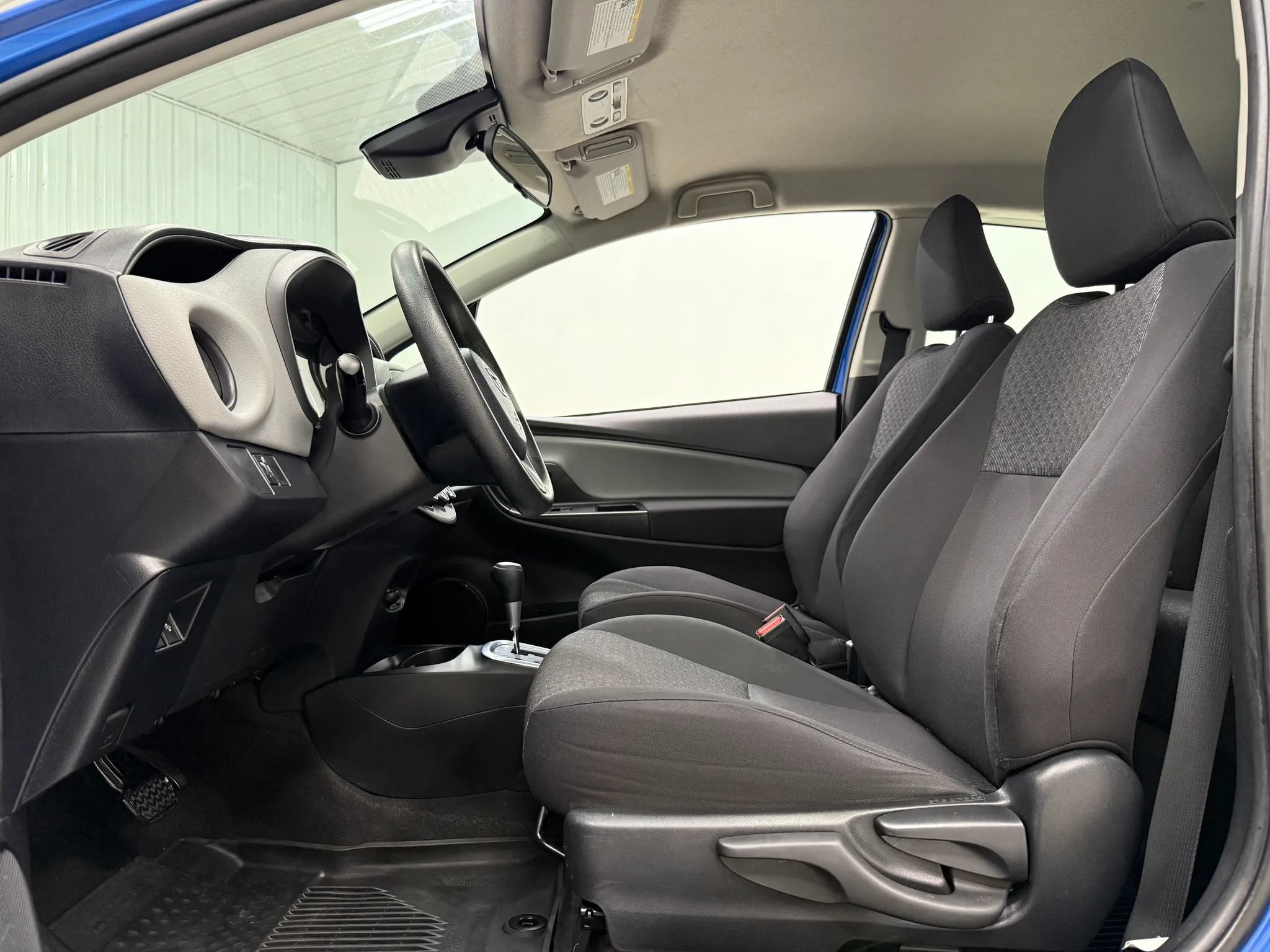 Used 2017 Toyota Yaris L FWD image 15