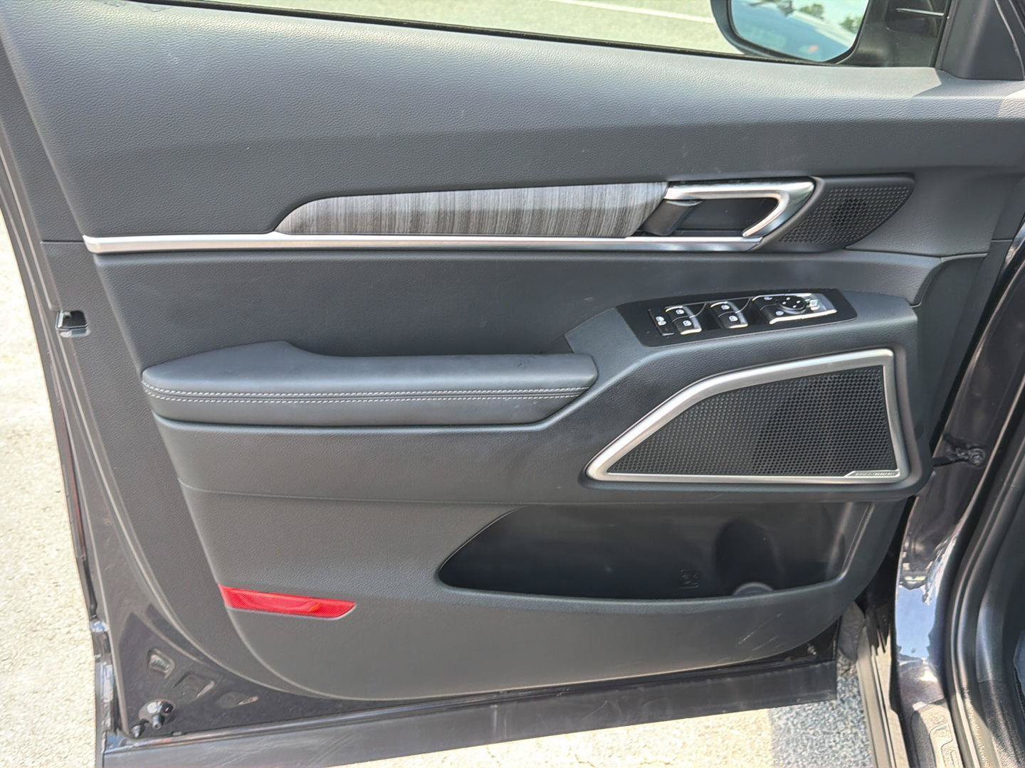 Used 2025 Kia Telluride EX FWD image 17