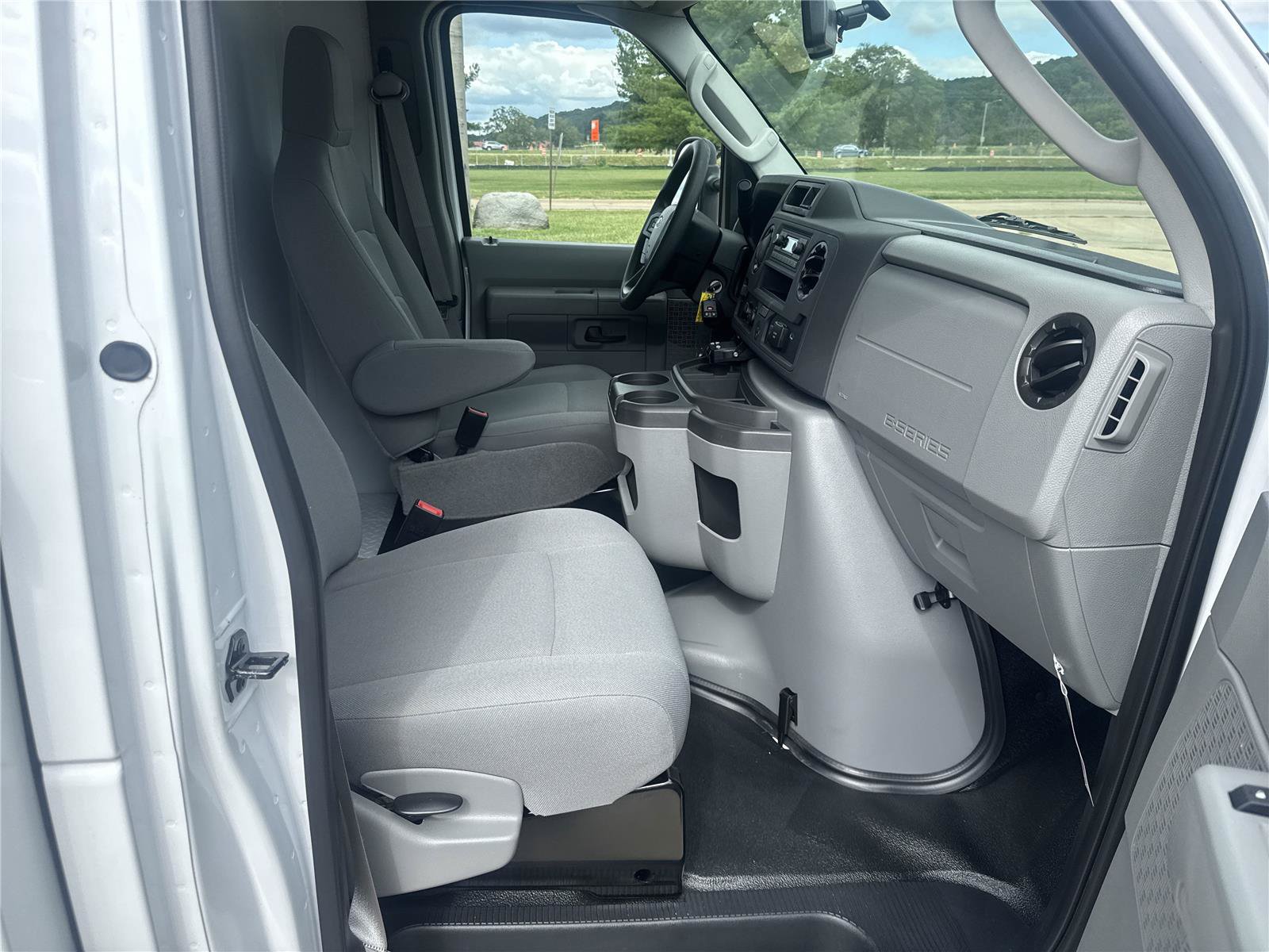 New 2025 Ford E-350 and Econoline 350 Super Duty w/ Power Equipment Group RWD image 12