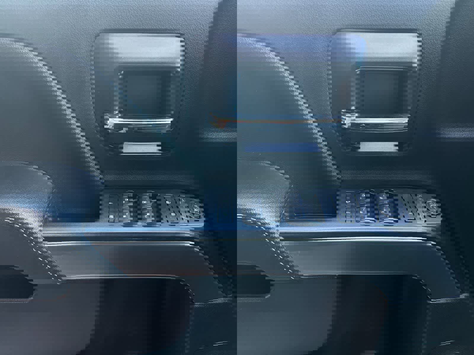 Used 2018 Chevrolet Silverado 1500 LT w/ Texas Edition RWD image 13