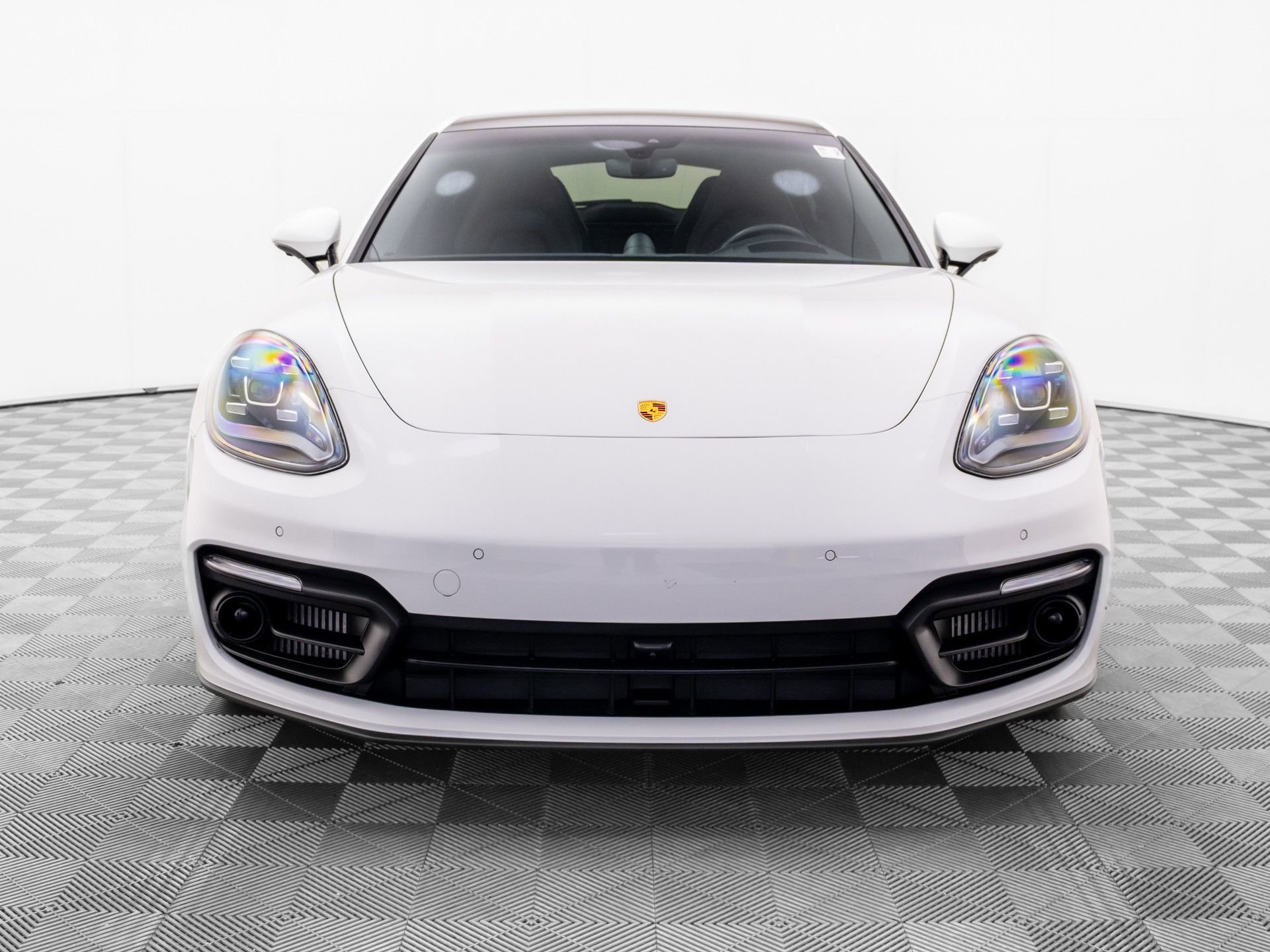 Used 2021 Porsche Panamera 4 w/ Premium Package AWD/4WD image 9
