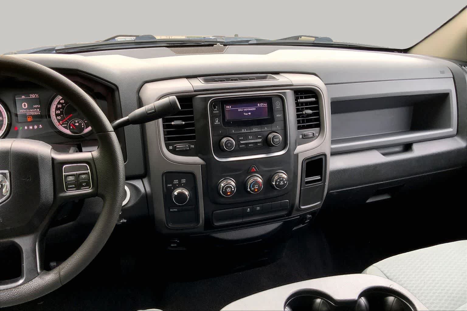 Used 2018 RAM 1500 ST w/ SXT Appearance Group AWD/4WD image 7