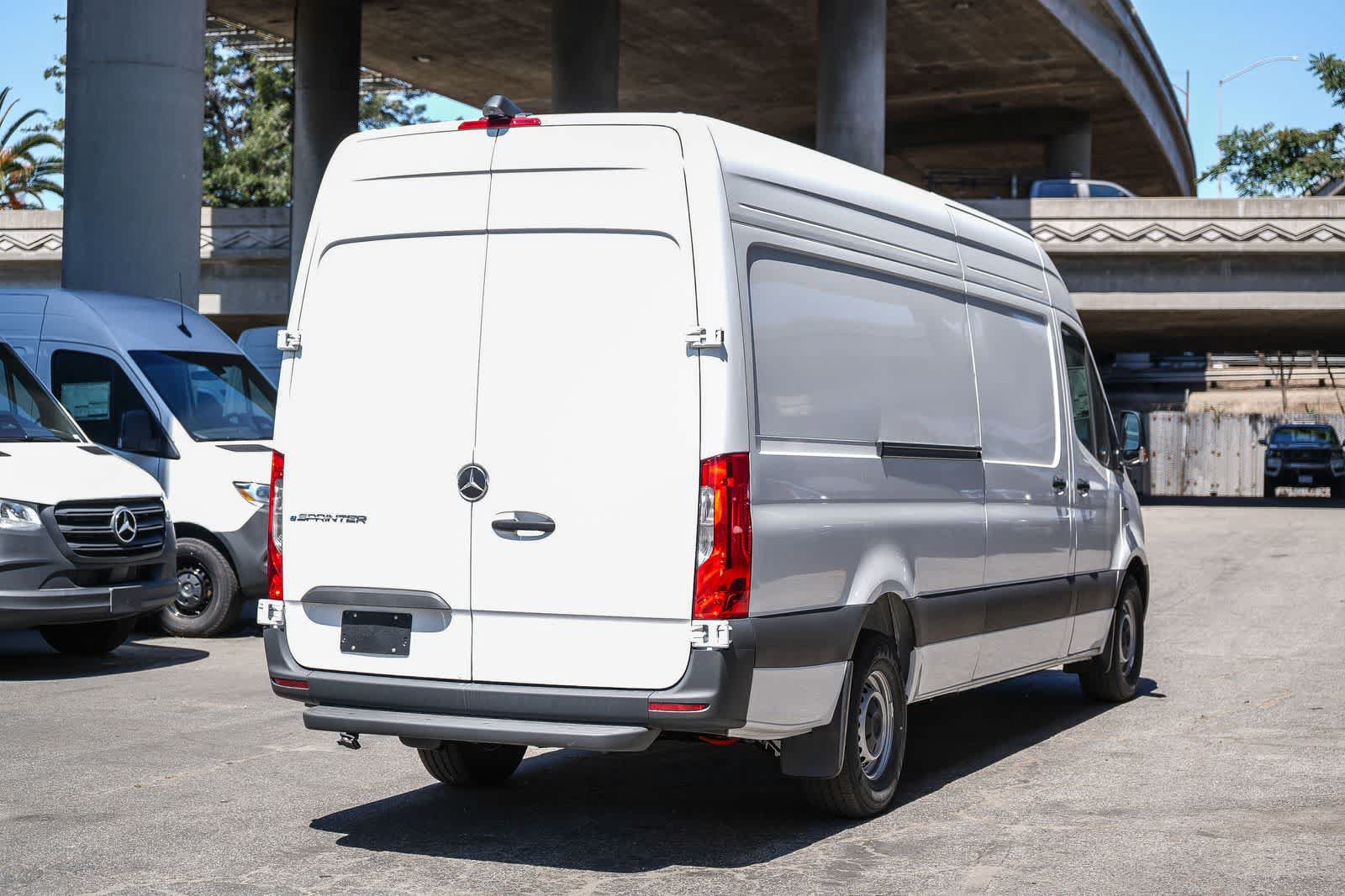 New 2025 Mercedes-Benz eSprinter 170 Cargo image 7