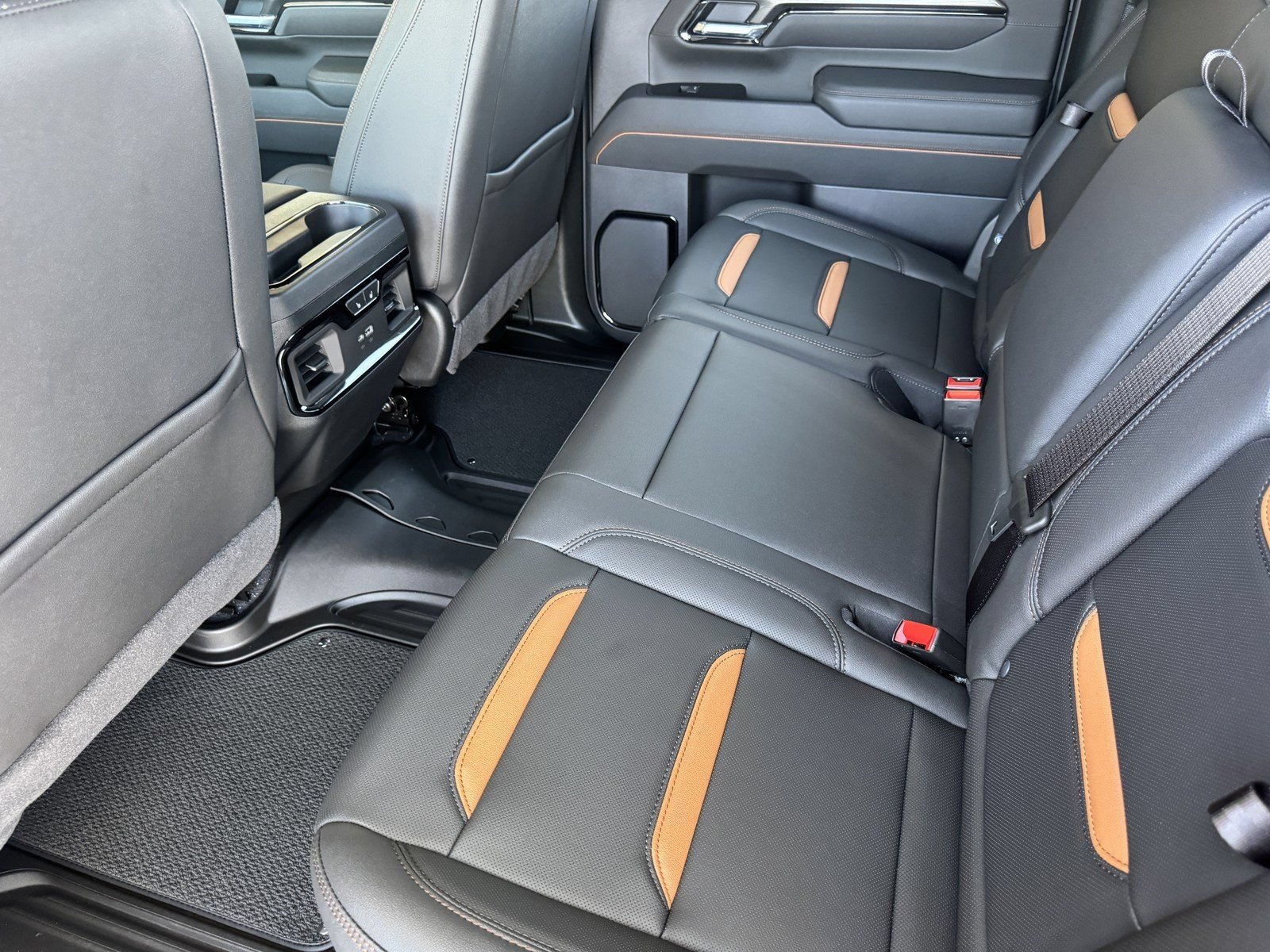 New 2026 GMC Sierra 2500 AT4 w/ AT4 Premium Plus Package AWD/4WD image 12