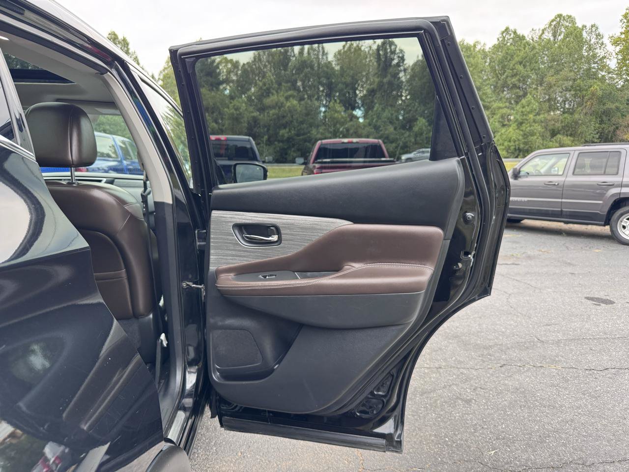 Used 2016 Nissan Murano SL w/ SL Technology Package FWD image 14