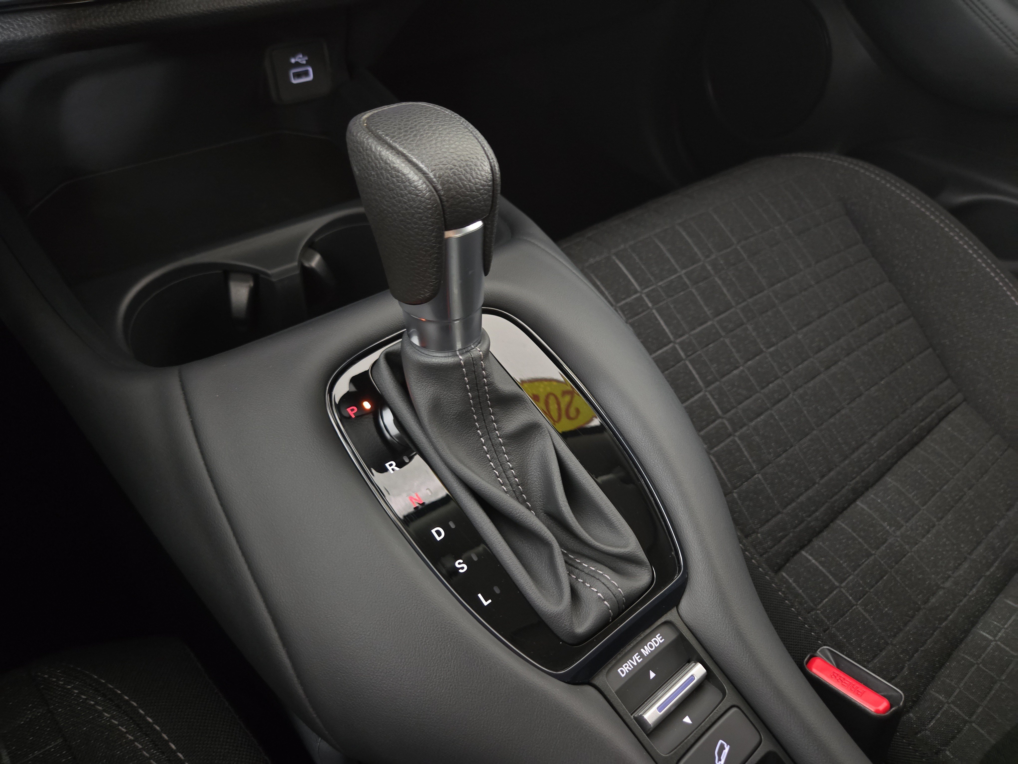 Used 2025 Honda HR-V LX image 22