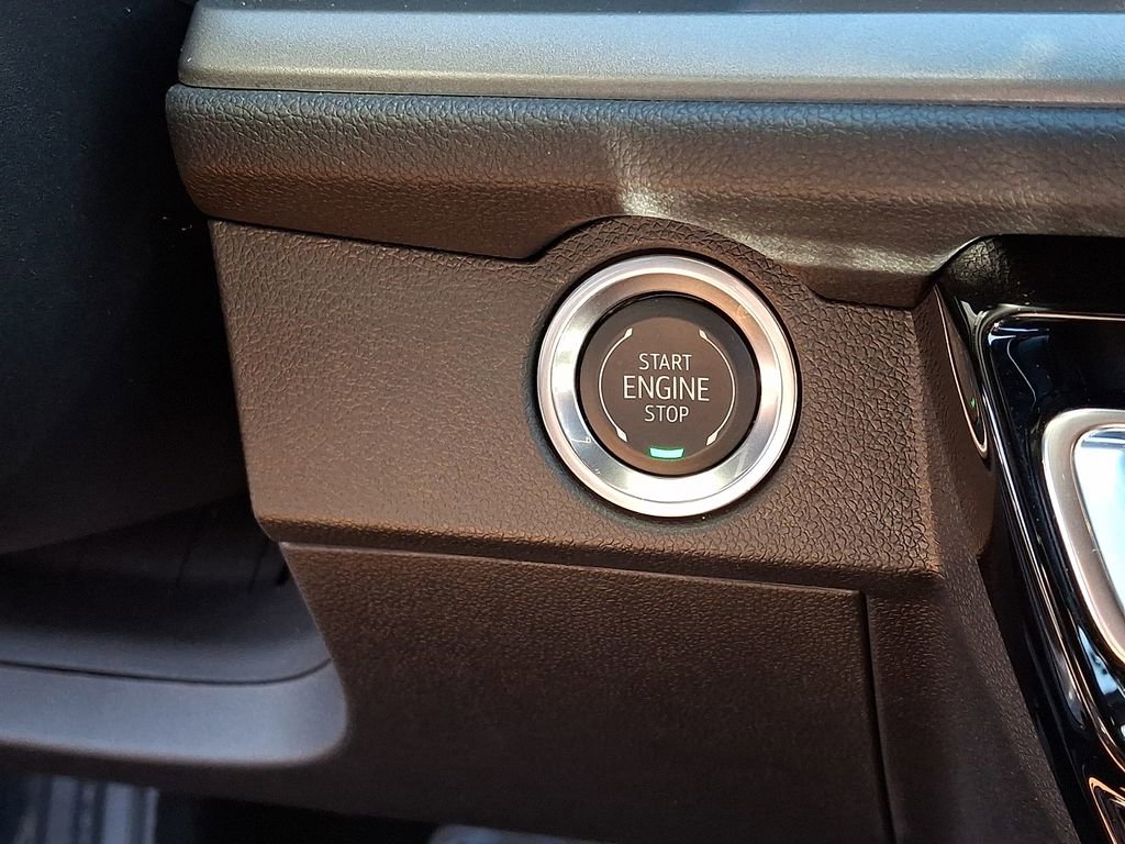 Used 2026 Chevrolet Traverse LT w/ Driver Confidence Package image 23