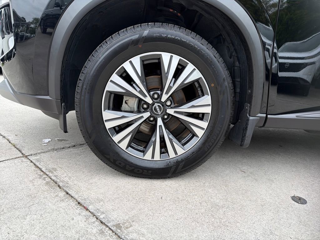 Certified 2023 Nissan Rogue SV image 12